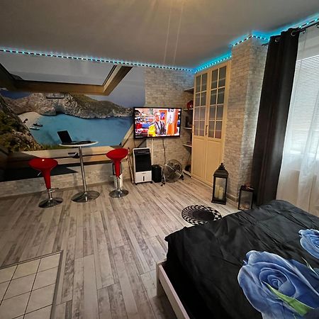 Monfas Apartment Provence In Prága Kültér fotó